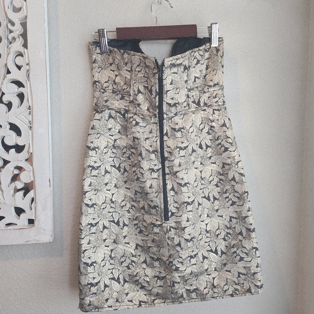 LOVERS + FRIENDS STRAPLESS GOLD JAQUARD MINI DRESS BACK ZIPPER SIZE XS - Picture 6 of 15